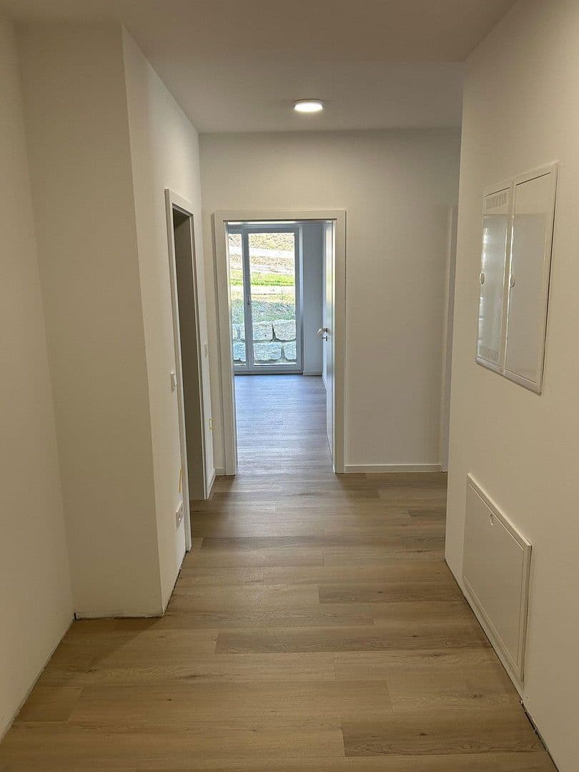 Pronájem bytu 3+1 110 m², Scheckertstrasse 2, Zell am Main, Bavorsko Pronájem bytu 3+1 110 m², Scheckertstrasse 2, Zell am Main, Bavorsko