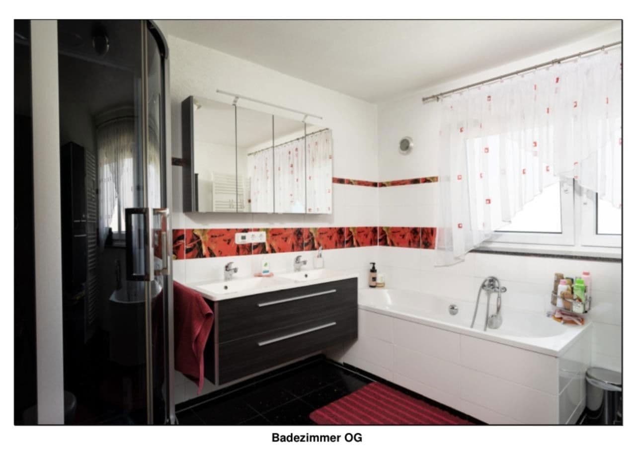 Prodej domu 171 m², pozemek 240 m², Ulm, Bádensko-Württembersko Prodej domu 171 m², pozemek 240 m², Ulm, Bádensko-Württembersko