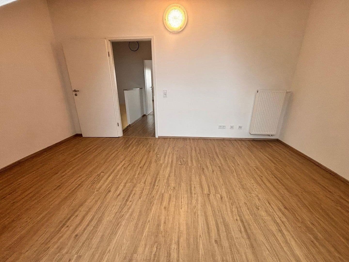 Prodej domu 146 m², pozemek 194 m², Erlangen, Bavorsko Prodej domu 146 m², pozemek 194 m², Erlangen, Bavorsko