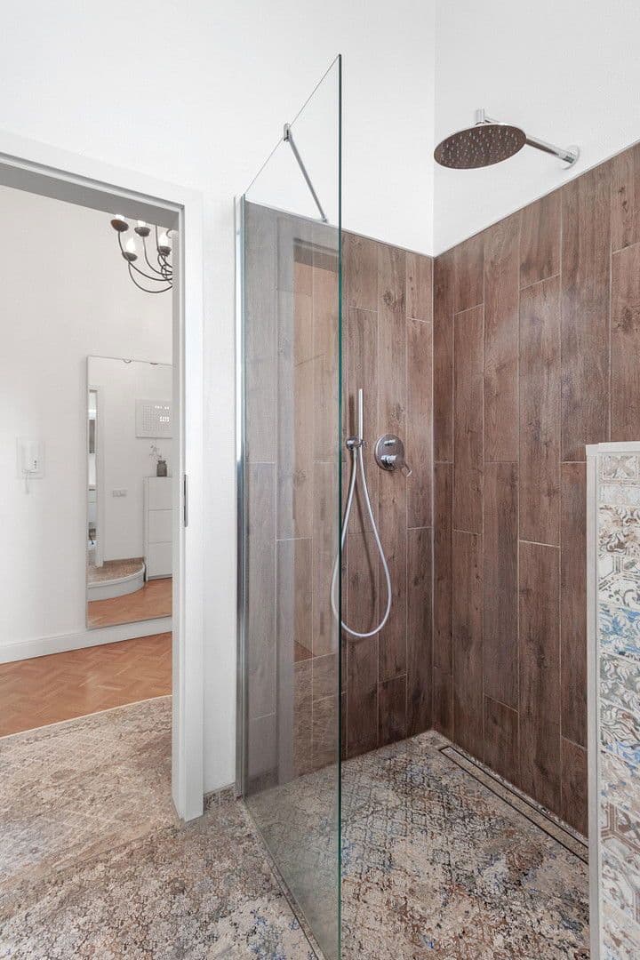 Prodej bytu 2+1 98 m², Düsseldorf, Severní Porýní-Vestfálsko Prodej bytu 2+1 98 m², Düsseldorf, Severní Porýní-Vestfálsko