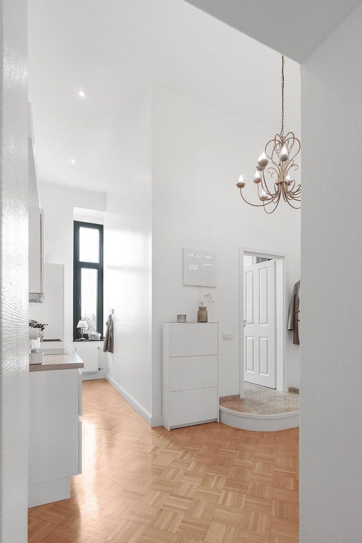 Prodej bytu 2+1 98 m², Düsseldorf, Severní Porýní-Vestfálsko Prodej bytu 2+1 98 m², Düsseldorf, Severní Porýní-Vestfálsko