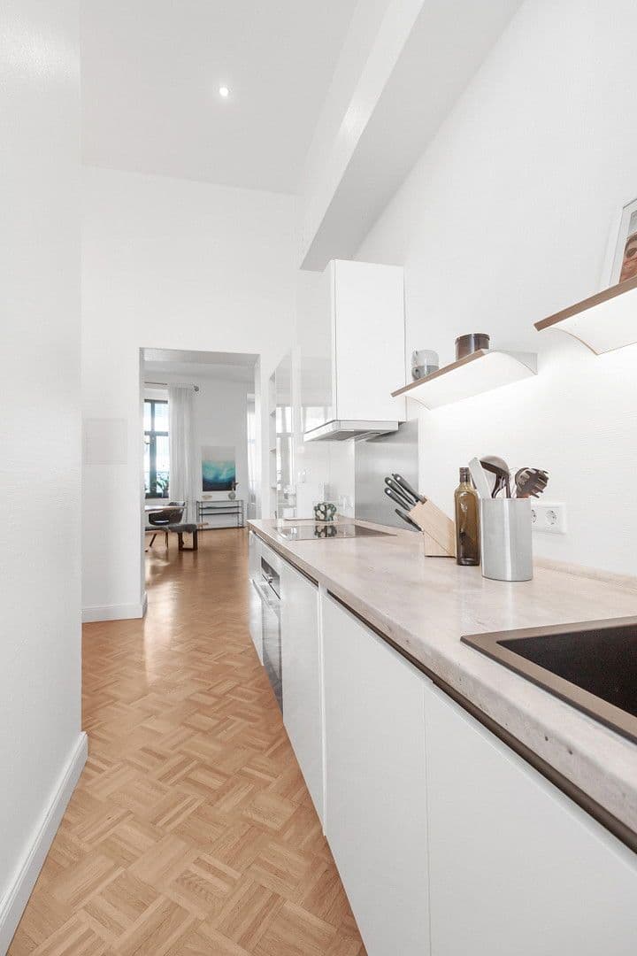 Prodej bytu 2+1 98 m², Düsseldorf, Severní Porýní-Vestfálsko Prodej bytu 2+1 98 m², Düsseldorf, Severní Porýní-Vestfálsko