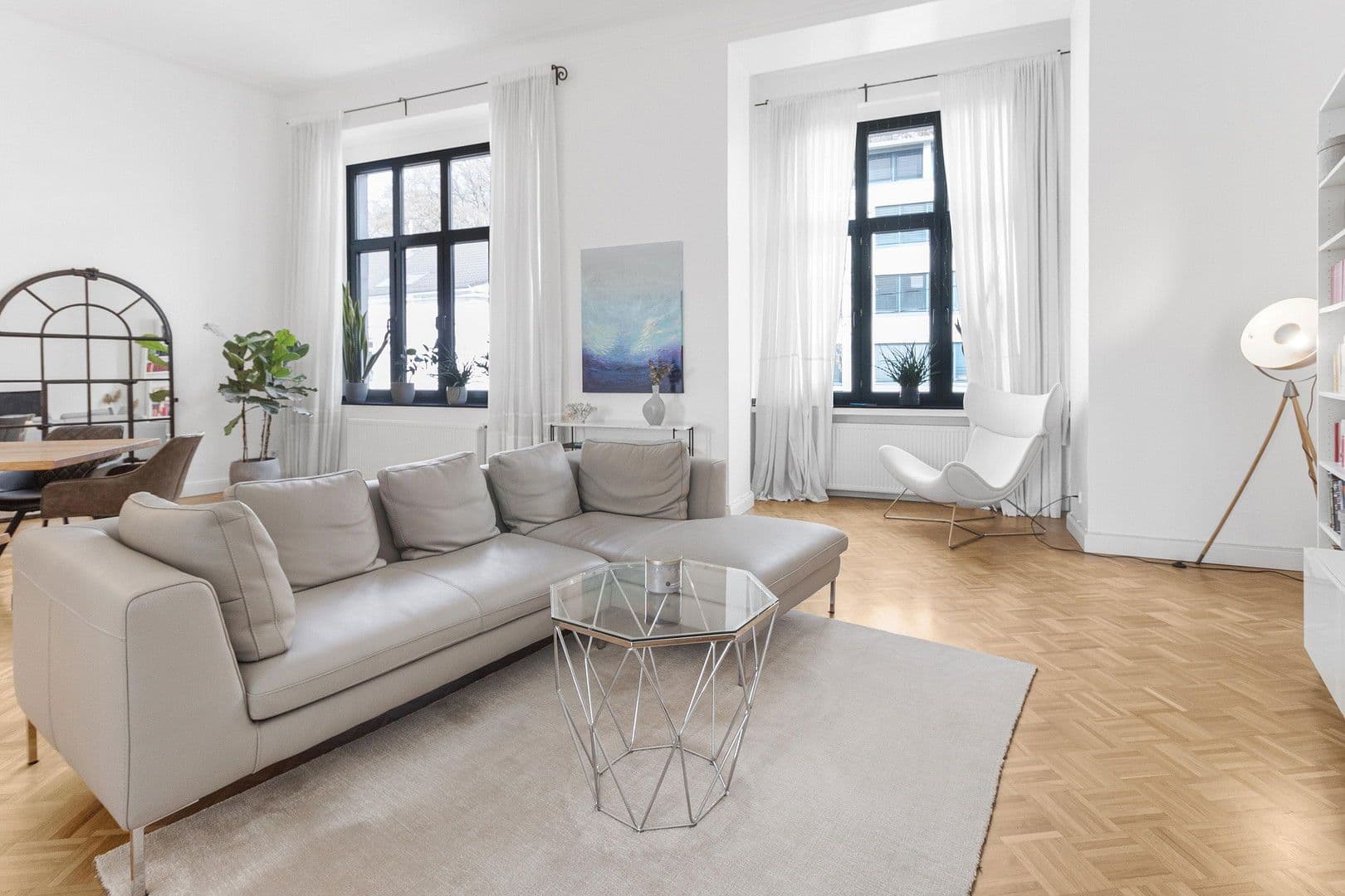 Prodej bytu 2+1 98 m², Düsseldorf, Severní Porýní-Vestfálsko Prodej bytu 2+1 98 m², Düsseldorf, Severní Porýní-Vestfálsko