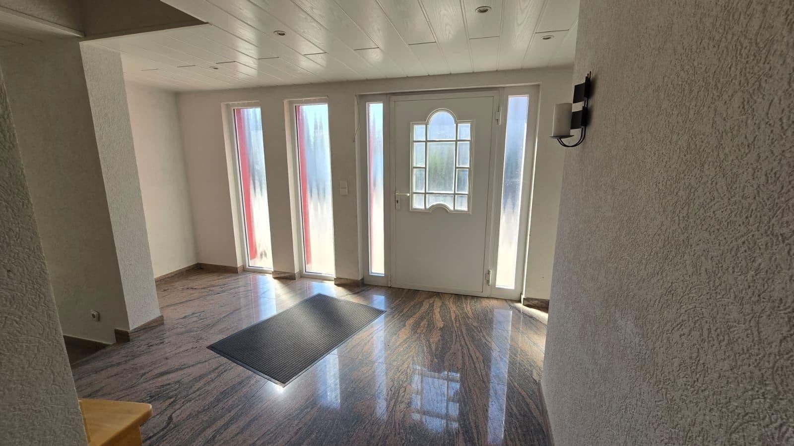 Prodej domu 258 m², pozemek 719 m², Wörth am Rhein, Porýní-Falc Prodej domu 258 m², pozemek 719 m², Wörth am Rhein, Porýní-Falc