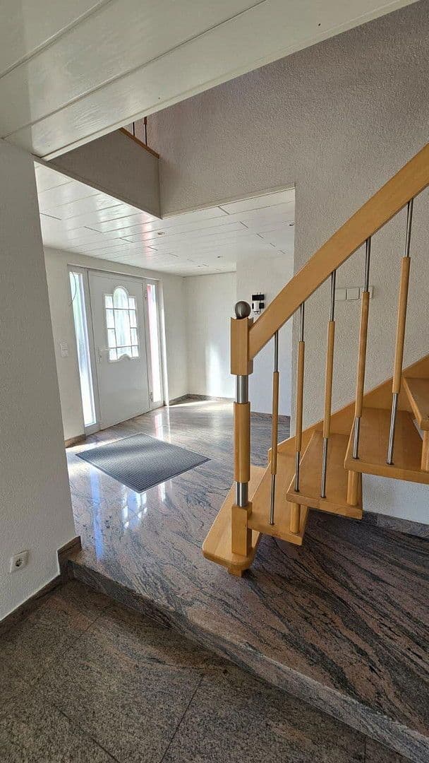 Prodej domu 258 m², pozemek 719 m², Wörth am Rhein, Porýní-Falc Prodej domu 258 m², pozemek 719 m², Wörth am Rhein, Porýní-Falc