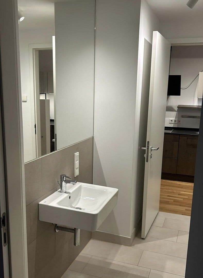 Pronájem bytu 3+1 80 m², Schützenstraße 41, Berlin Mitte, Berlín Pronájem bytu 3+1 80 m², Schützenstraße 41, Berlin Mitte, Berlín