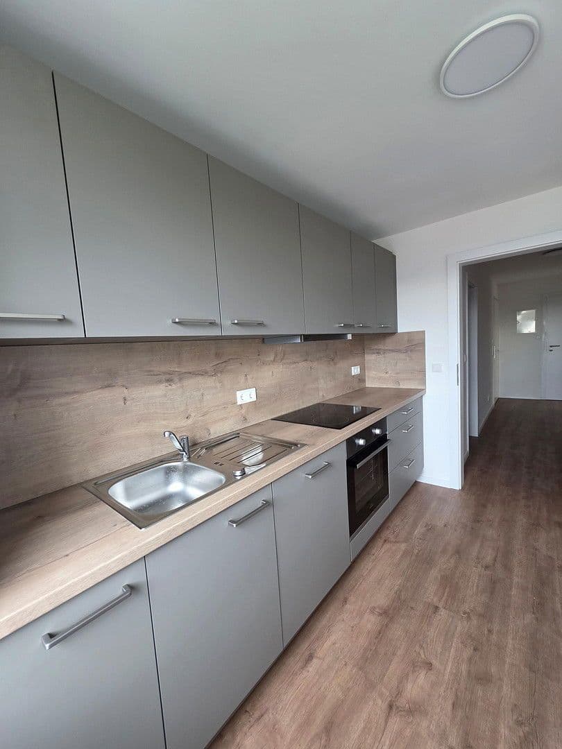 Prodej bytu 2+1 59 m², Erlanger Straße 47, Fürth, Bavorsko Prodej bytu 2+1 59 m², Erlanger Straße 47, Fürth, Bavorsko