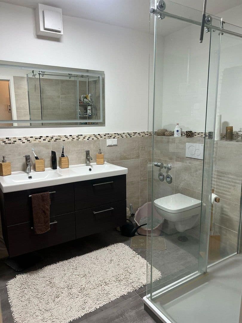 Pronájem bytu 1+1 12 m², Frankfurt am Main, Hessen Pronájem bytu 1+1 12 m², Frankfurt am Main, Hessen