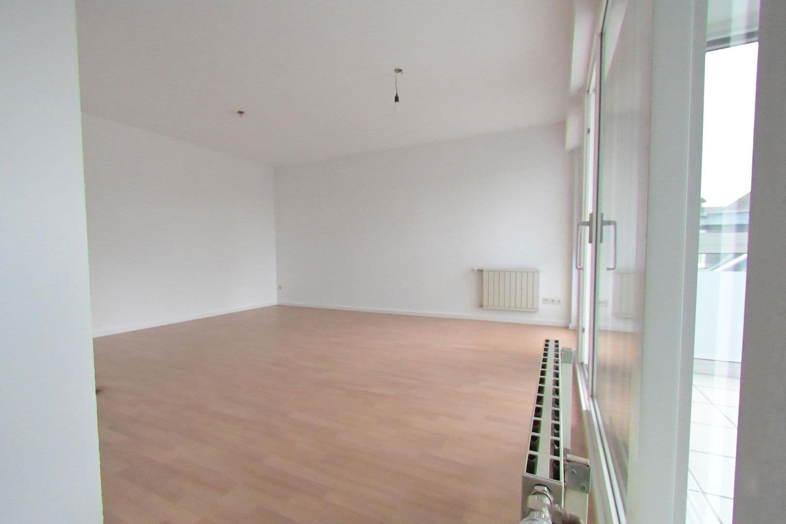 Pronájem bytu 2+1 55 m², Frankfurter Str. 214, Köln, Severní Porýní-Vestfálsko Pronájem bytu 2+1 55 m², Frankfurter Str. 214, Köln, Severní Porýní-Vestfálsko
