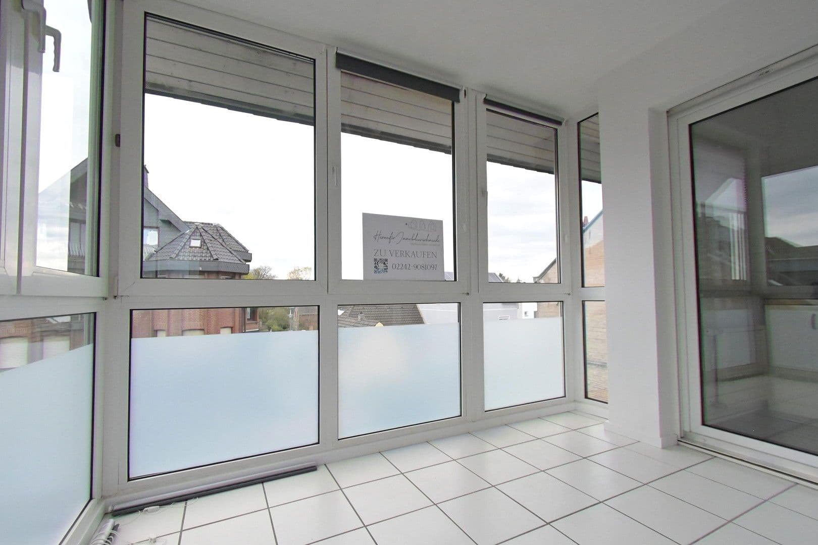 Pronájem bytu 2+1 55 m², Frankfurter Str. 214, Köln, Severní Porýní-Vestfálsko Pronájem bytu 2+1 55 m², Frankfurter Str. 214, Köln, Severní Porýní-Vestfálsko