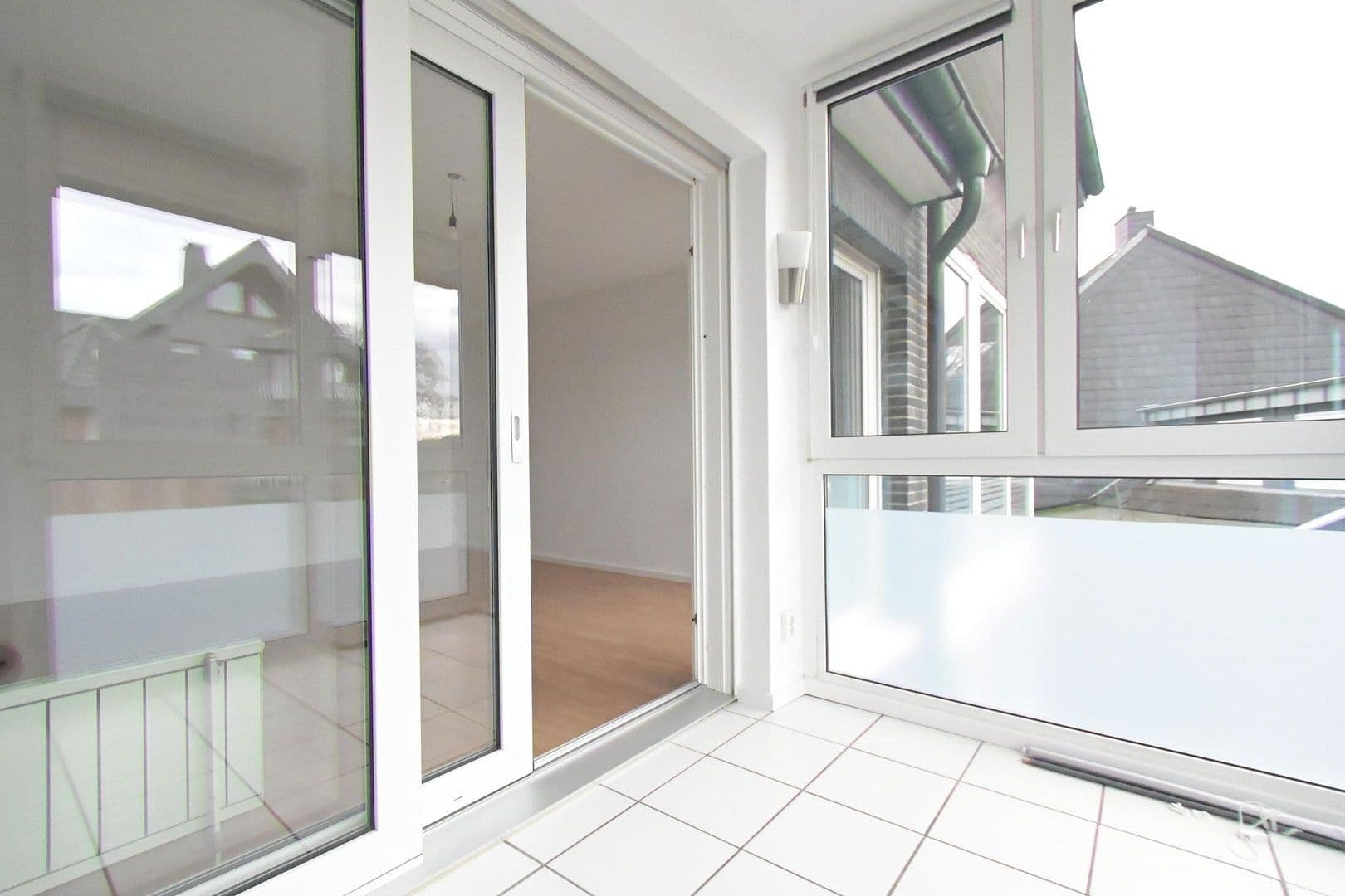 Pronájem bytu 2+1 55 m², Frankfurter Str. 214, Köln, Severní Porýní-Vestfálsko Pronájem bytu 2+1 55 m², Frankfurter Str. 214, Köln, Severní Porýní-Vestfálsko