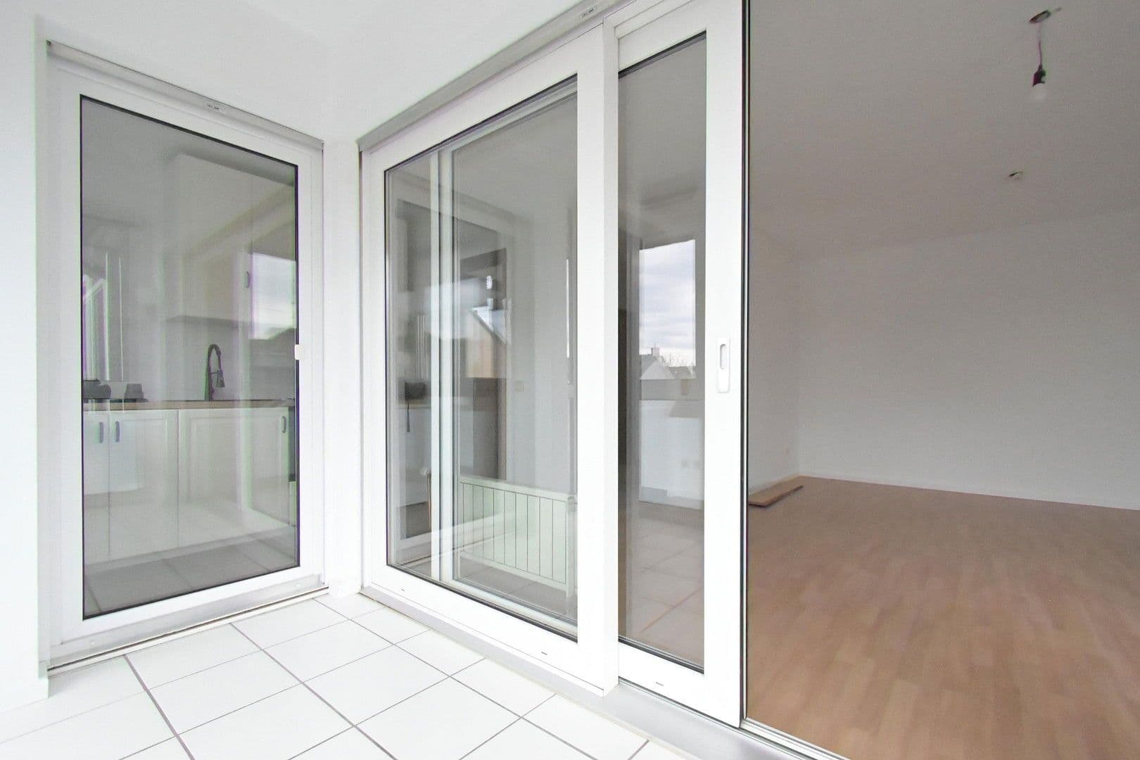 Pronájem bytu 2+1 55 m², Frankfurter Str. 214, Köln, Severní Porýní-Vestfálsko Pronájem bytu 2+1 55 m², Frankfurter Str. 214, Köln, Severní Porýní-Vestfálsko