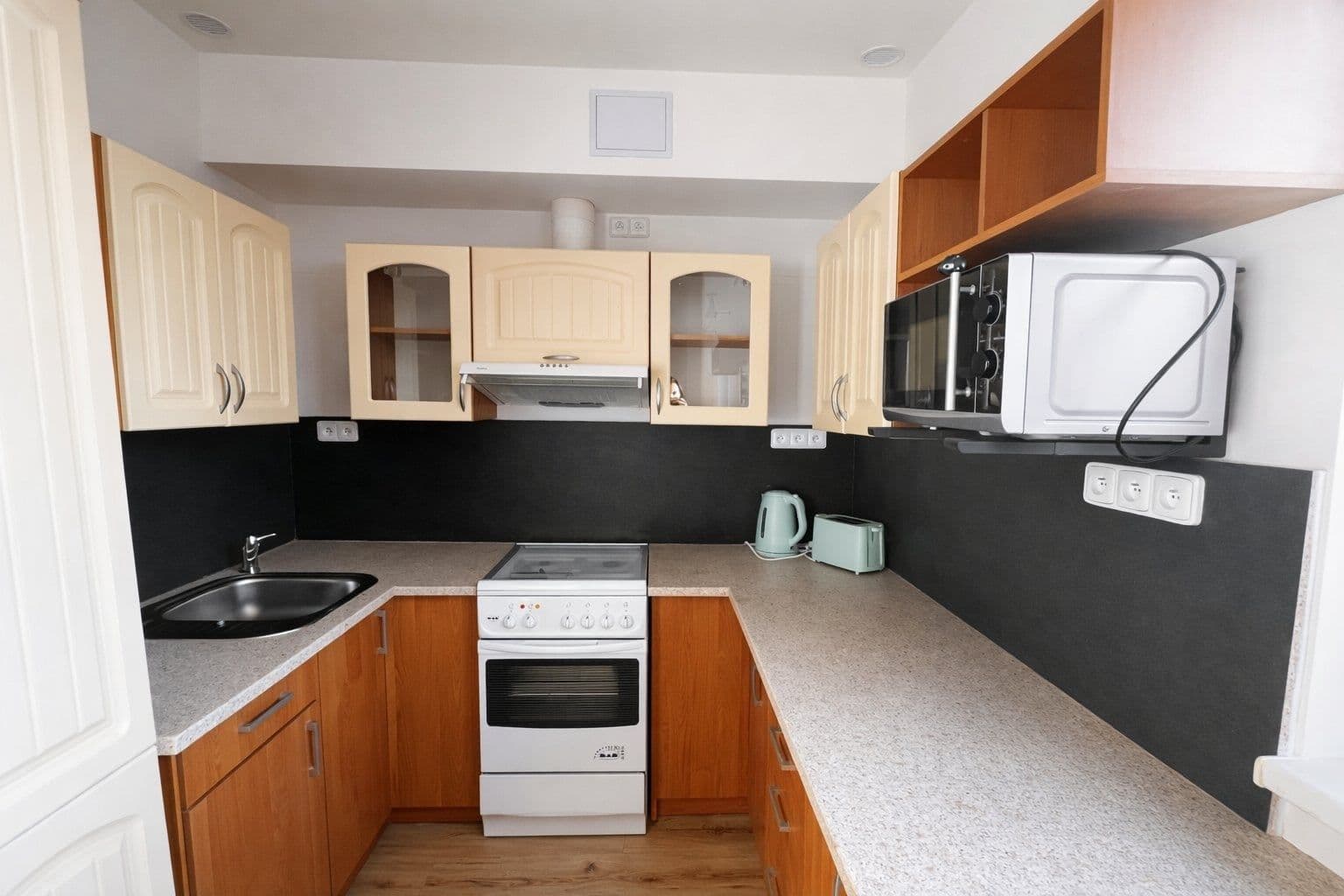 Pronájem bytu 1+kk 52 m², Roztocká, Velké Přílepy, Středočeský kraj Pronájem bytu 1+kk 52 m², Roztocká, Velké Přílepy, Středočeský kraj