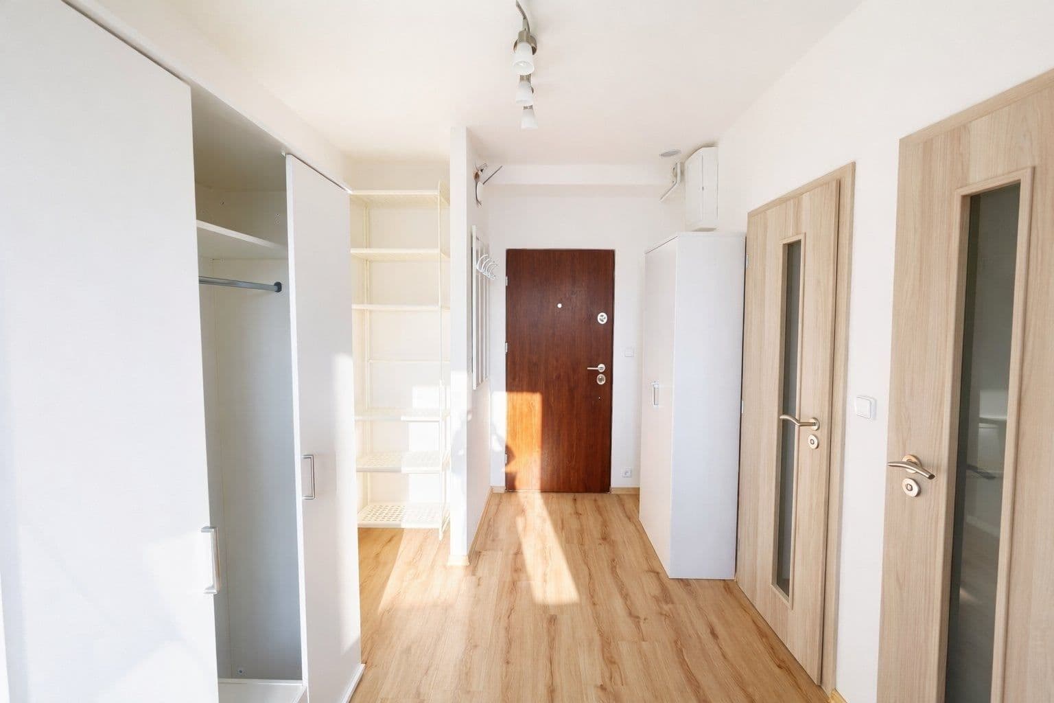 Pronájem bytu 1+kk 52 m², Roztocká, Velké Přílepy, Středočeský kraj Pronájem bytu 1+kk 52 m², Roztocká, Velké Přílepy, Středočeský kraj