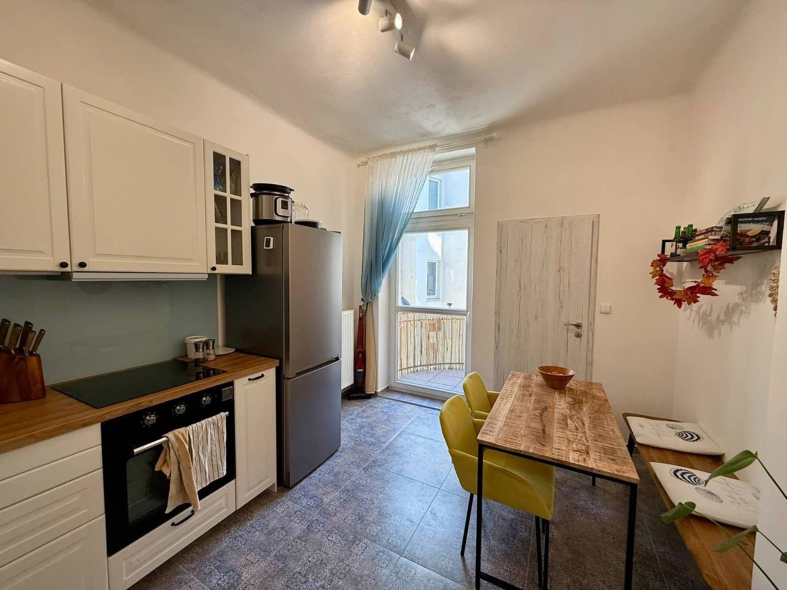 Pronájem bytu 2+1 80 m², U Smaltovny, Praha, Praha Pronájem bytu 2+1 80 m², U Smaltovny, Praha, Praha