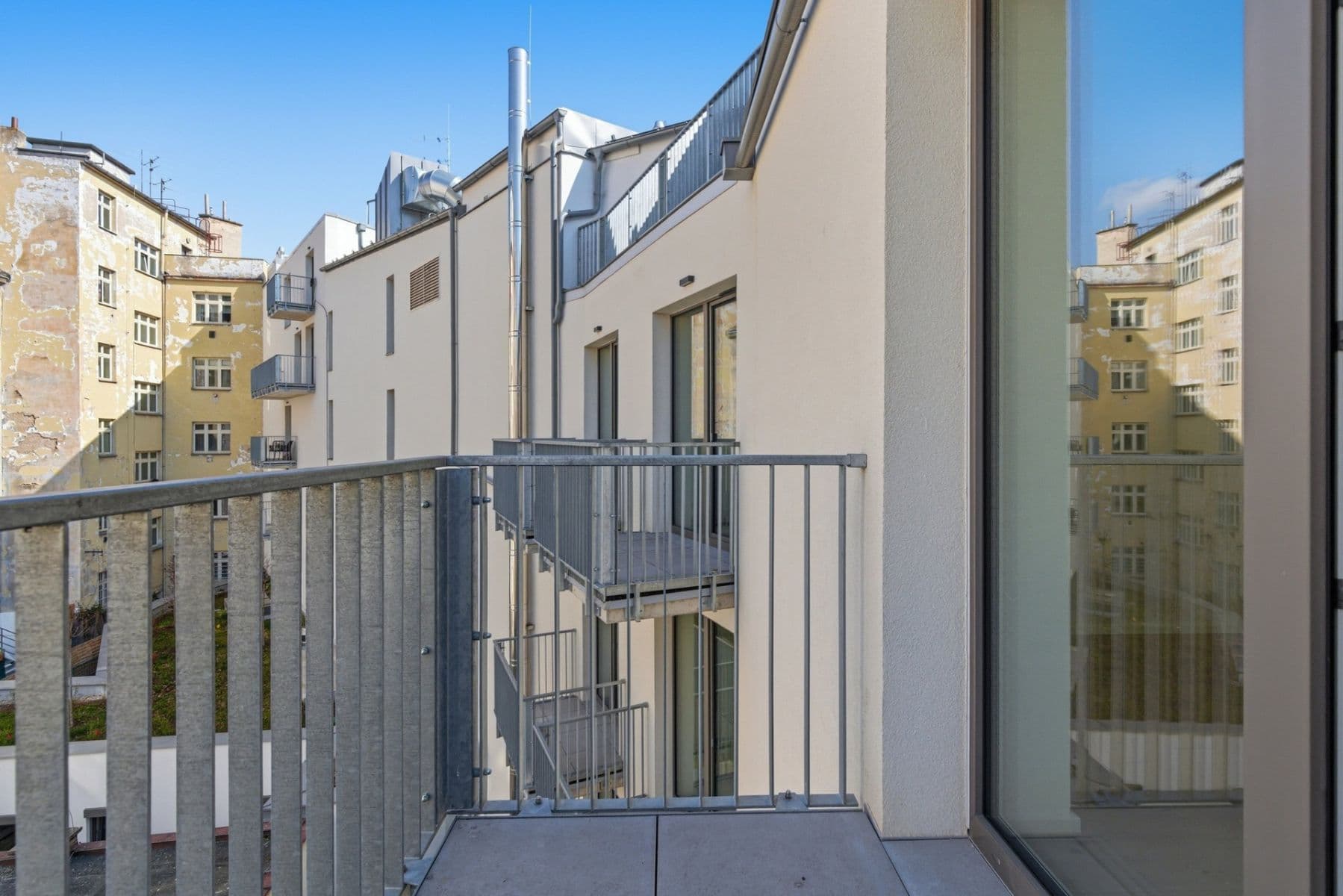 Pronájem bytu 1+kk 24 m², Krymská, Praha, Praha Pronájem bytu 1+kk 24 m², Krymská, Praha, Praha