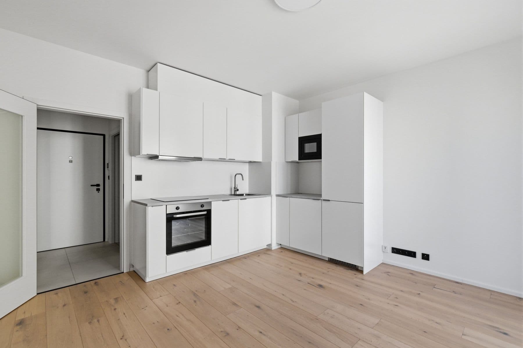 Pronájem bytu 1+kk 24 m², Krymská, Praha, Praha Pronájem bytu 1+kk 24 m², Krymská, Praha, Praha