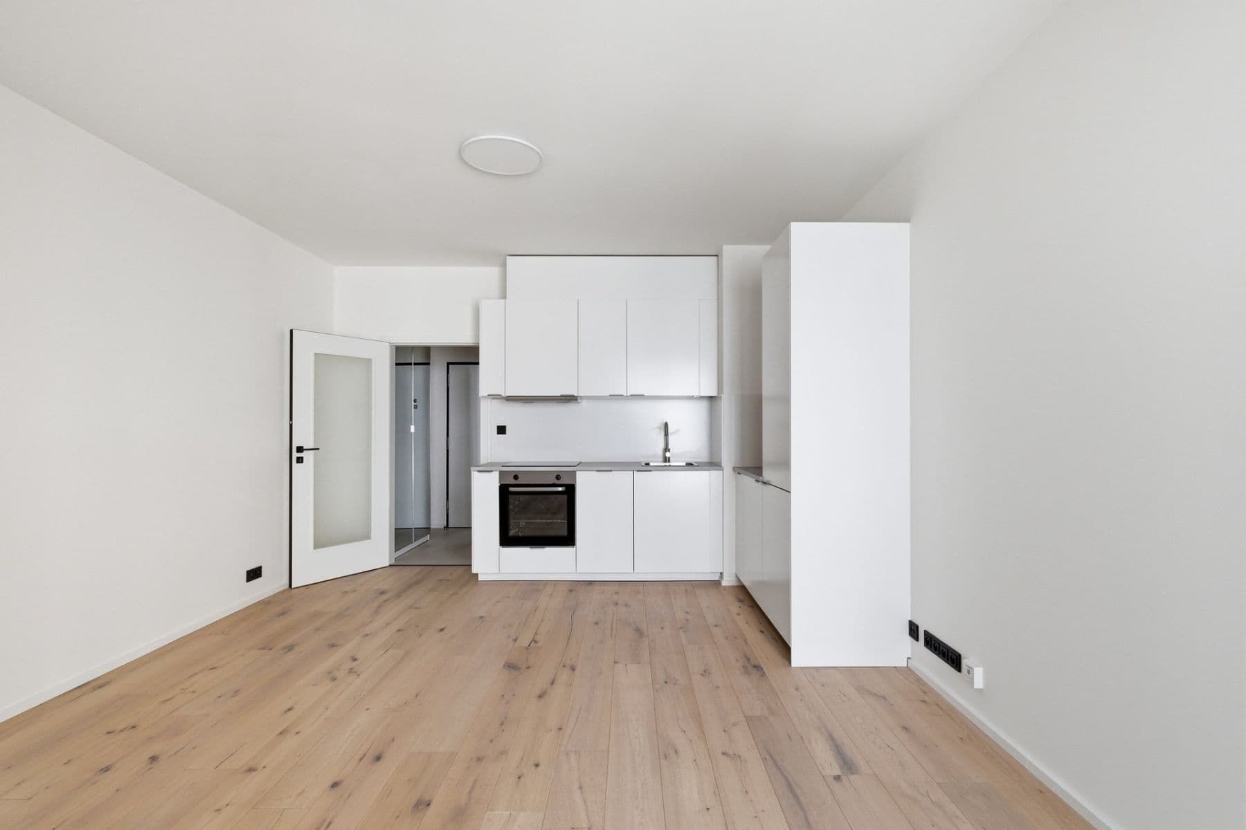 Pronájem bytu 1+kk 30 m², Krymská, Praha, Praha Pronájem bytu 1+kk 30 m², Krymská, Praha, Praha
