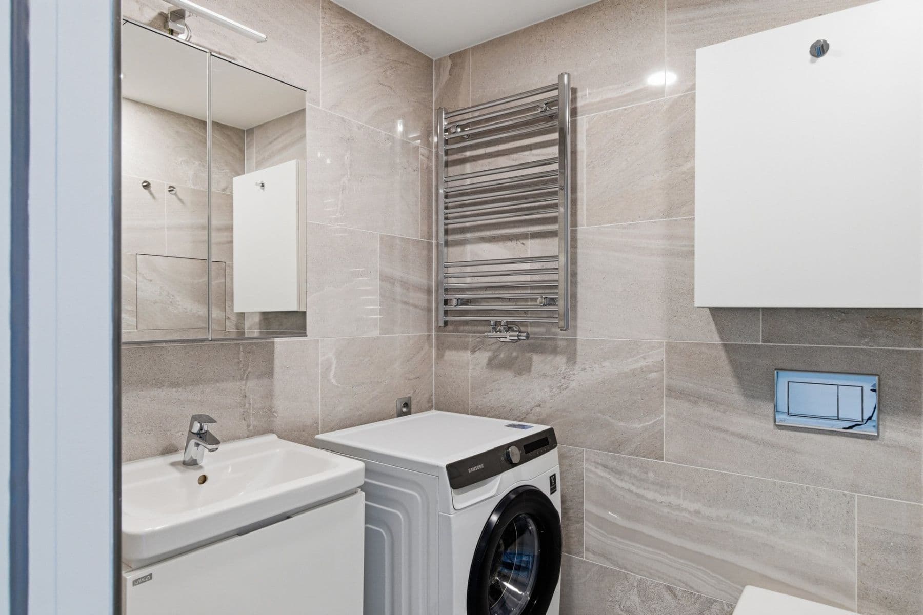 Pronájem bytu 1+kk 33 m², Českomoravská, Praha, Praha Pronájem bytu 1+kk 33 m², Českomoravská, Praha, Praha