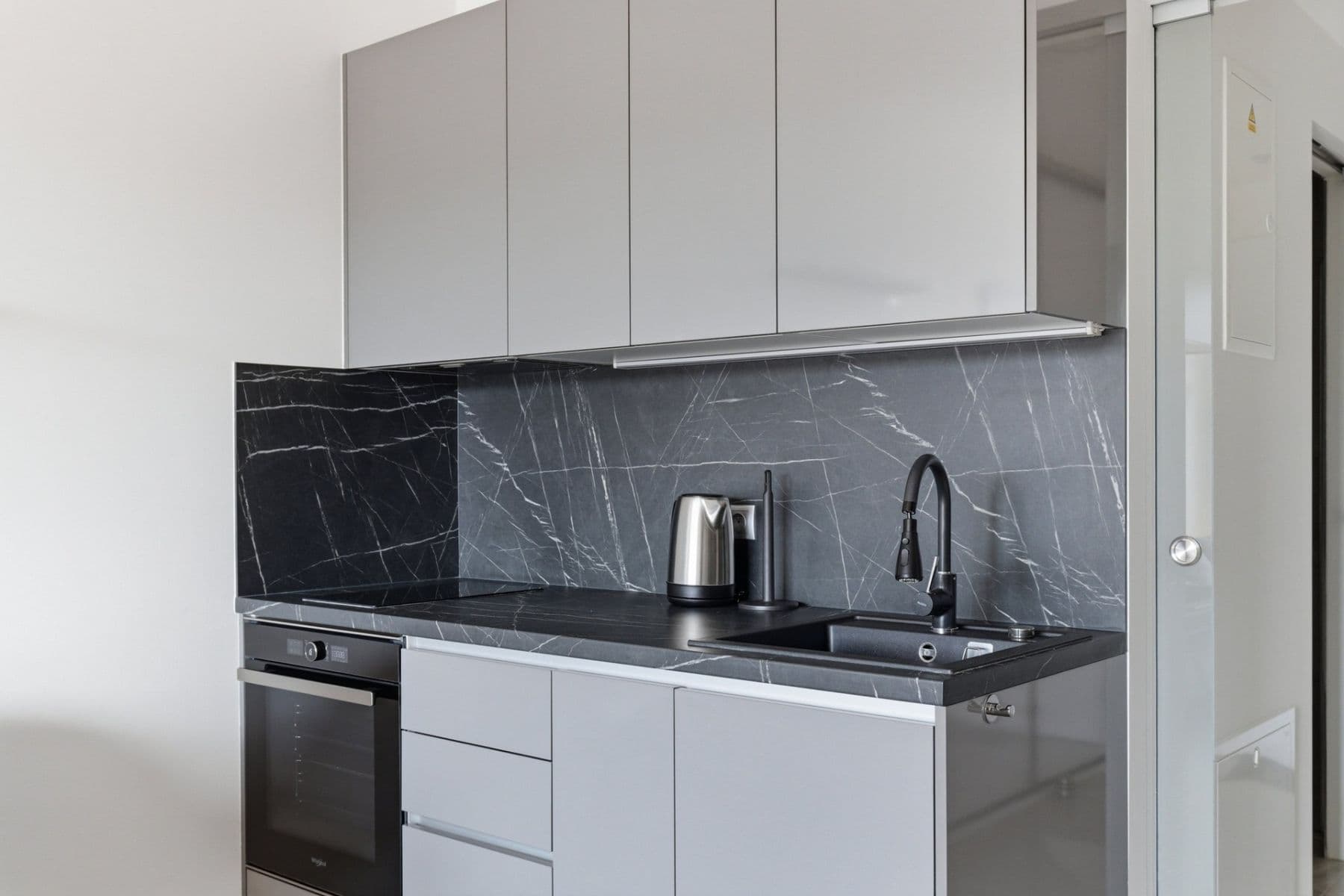 Pronájem bytu 1+kk 33 m², Českomoravská, Praha, Praha Pronájem bytu 1+kk 33 m², Českomoravská, Praha, Praha