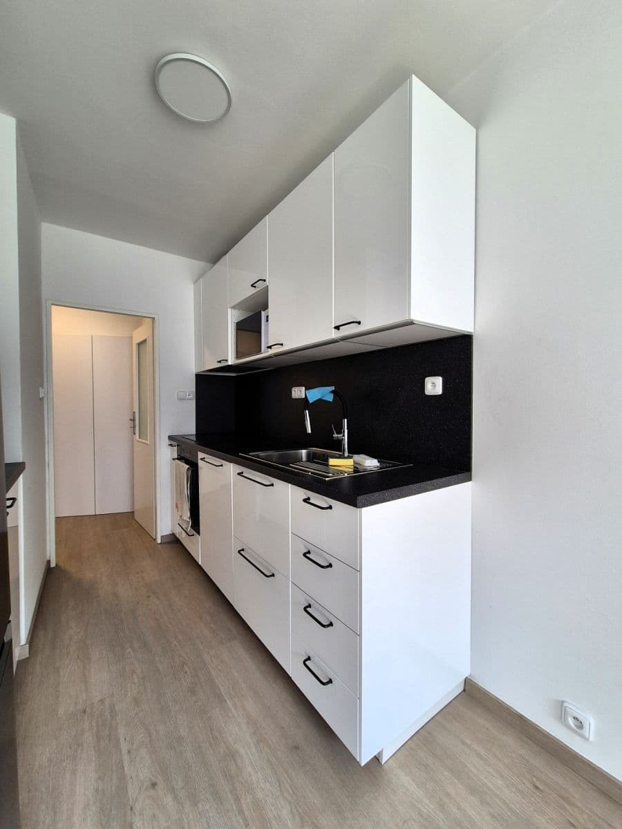 Pronájem bytu 3+1 80 m², Bellušova, Praha, Praha Pronájem bytu 3+1 80 m², Bellušova, Praha, Praha