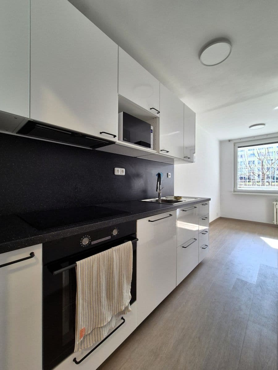 Pronájem bytu 3+1 80 m², Bellušova, Praha, Praha Pronájem bytu 3+1 80 m², Bellušova, Praha, Praha