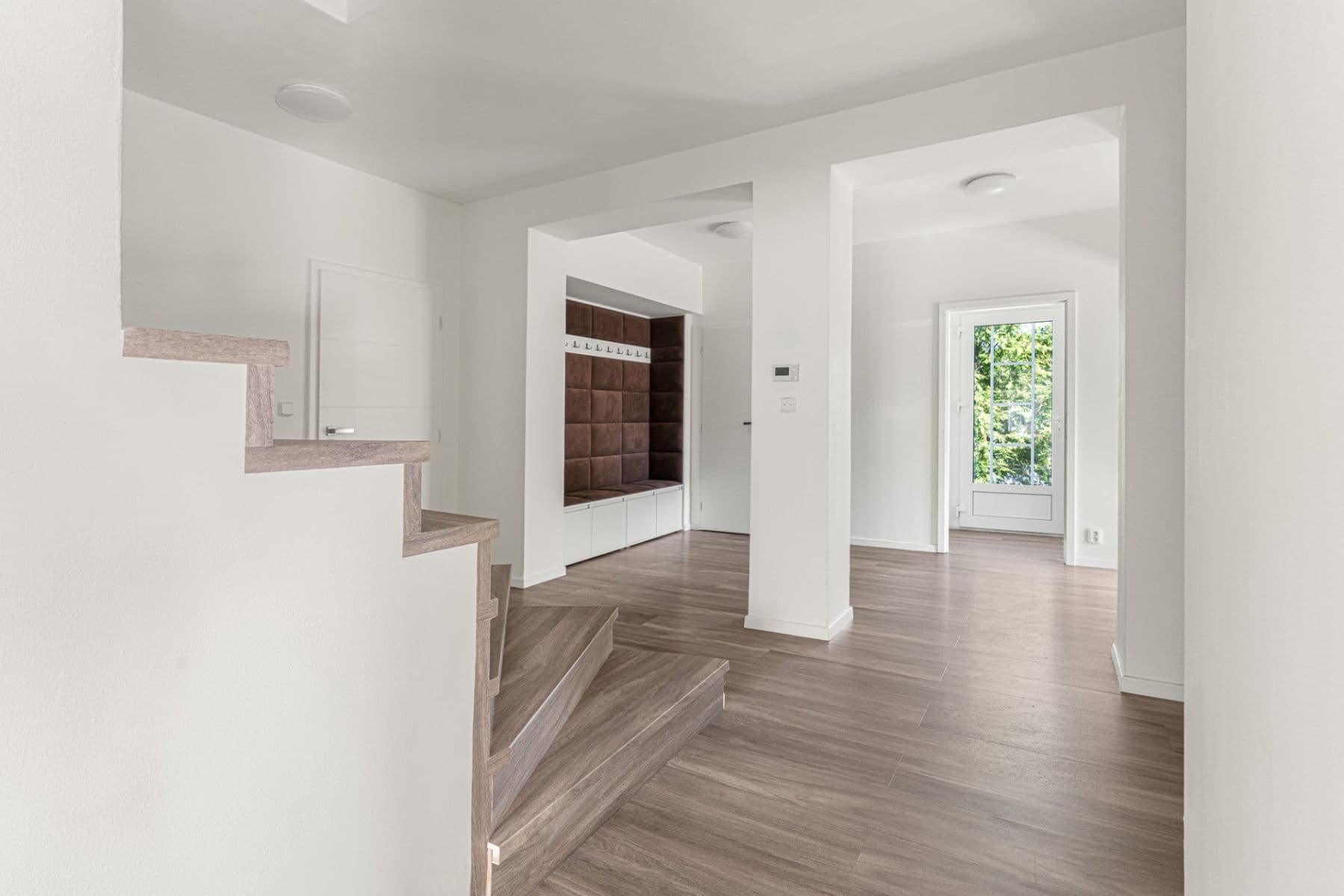 Prodej domu 591 m², pozemek 1.275 m², Skuhrovecká, Mnichovice, Středočeský kraj Prodej domu 591 m², pozemek 1.275 m², Skuhrovecká, Mnichovice, Středočeský kraj