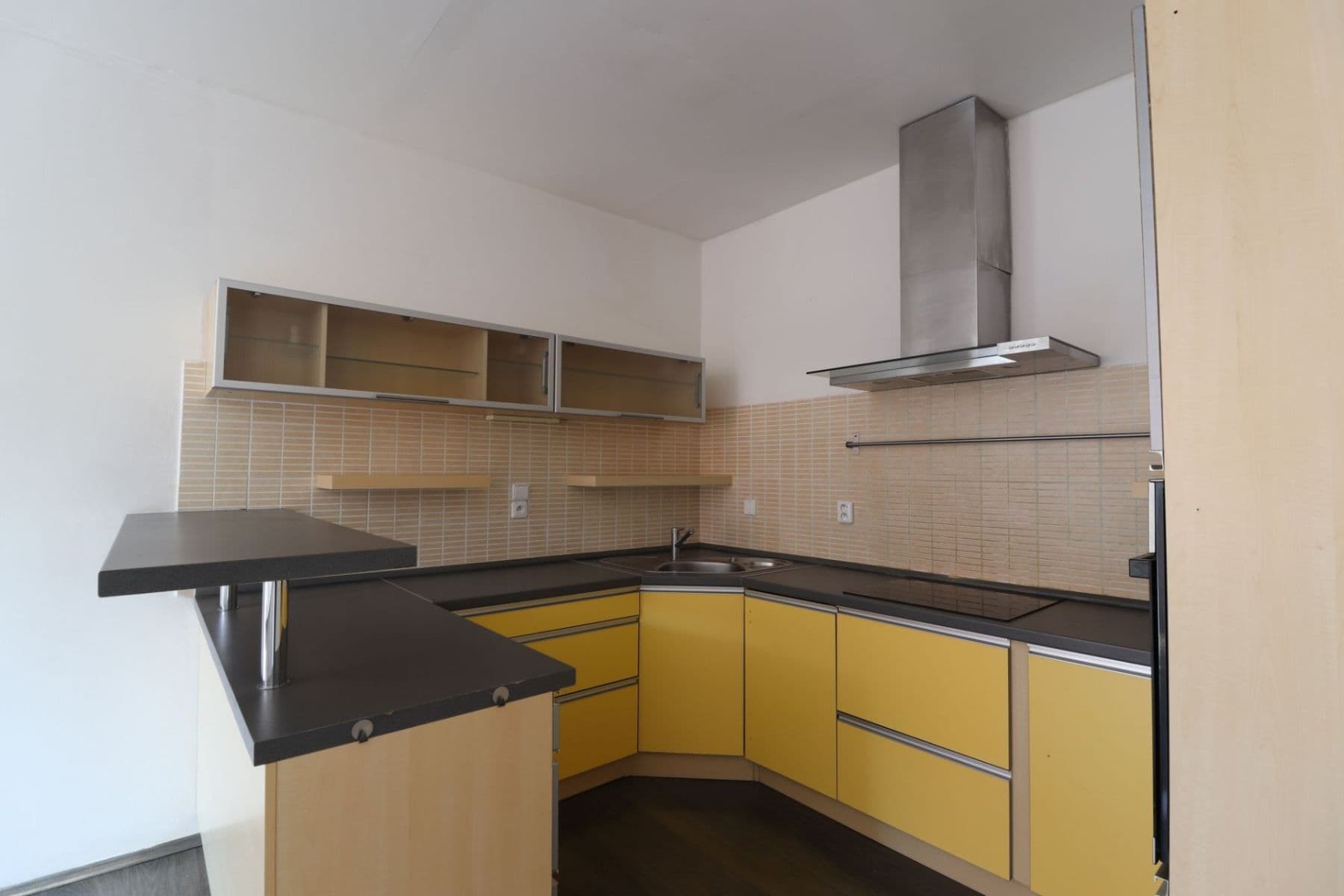 Pronájem bytu 3+kk 77 m², Za Hotelem, Nupaky, Středočeský kraj Pronájem bytu 3+kk 77 m², Za Hotelem, Nupaky, Středočeský kraj