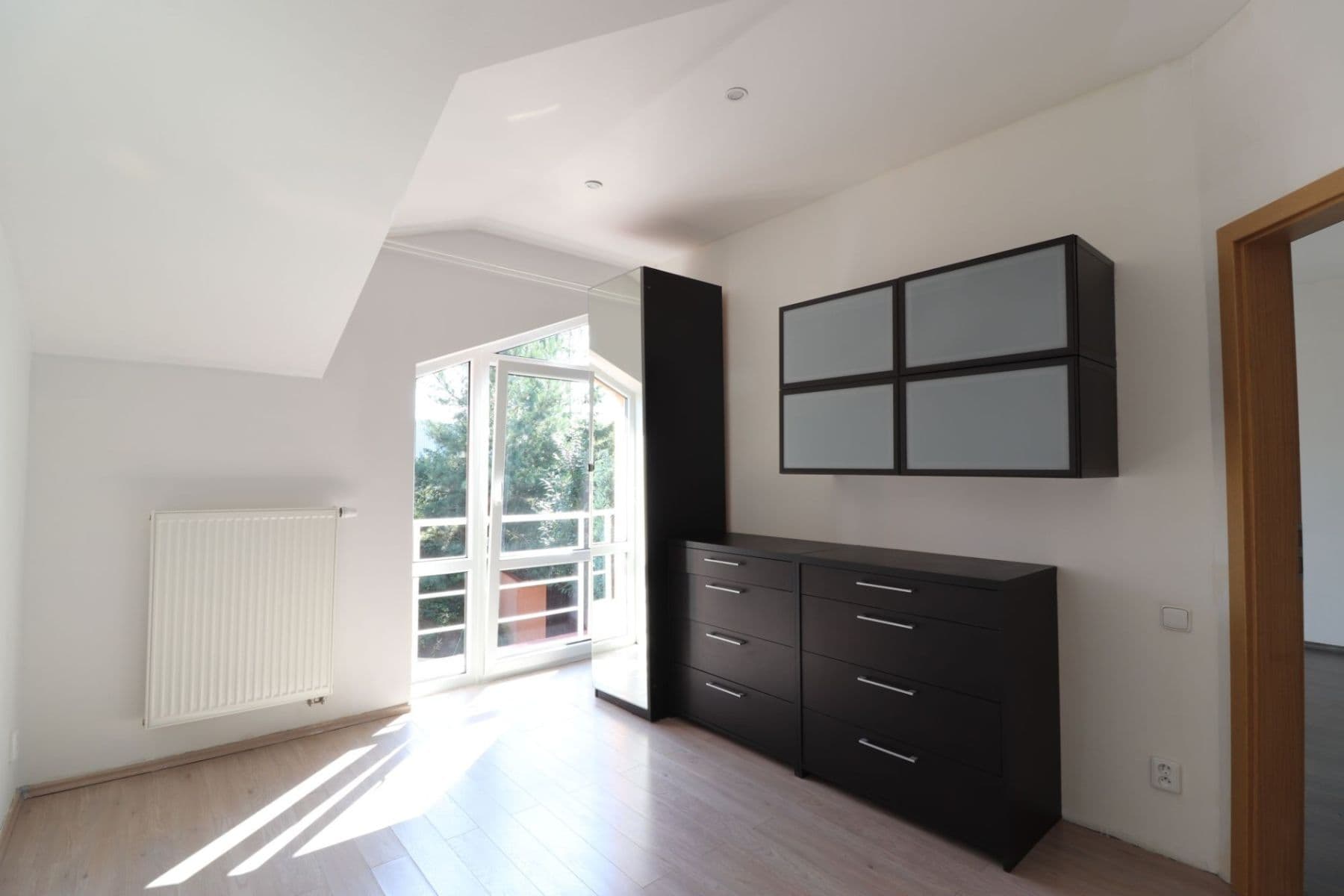 Pronájem bytu 3+kk 77 m², Za Hotelem, Nupaky, Středočeský kraj Pronájem bytu 3+kk 77 m², Za Hotelem, Nupaky, Středočeský kraj