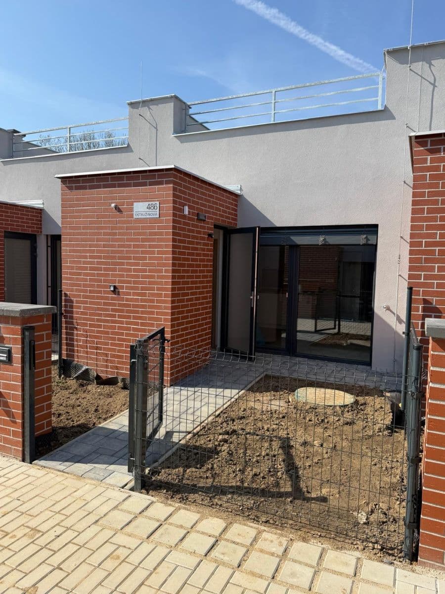 Pronájem domu 87 m², pozemek 44 m², Ostružinová, Tábor, Jihočeský kraj Pronájem domu 87 m², pozemek 44 m², Ostružinová, Tábor, Jihočeský kraj