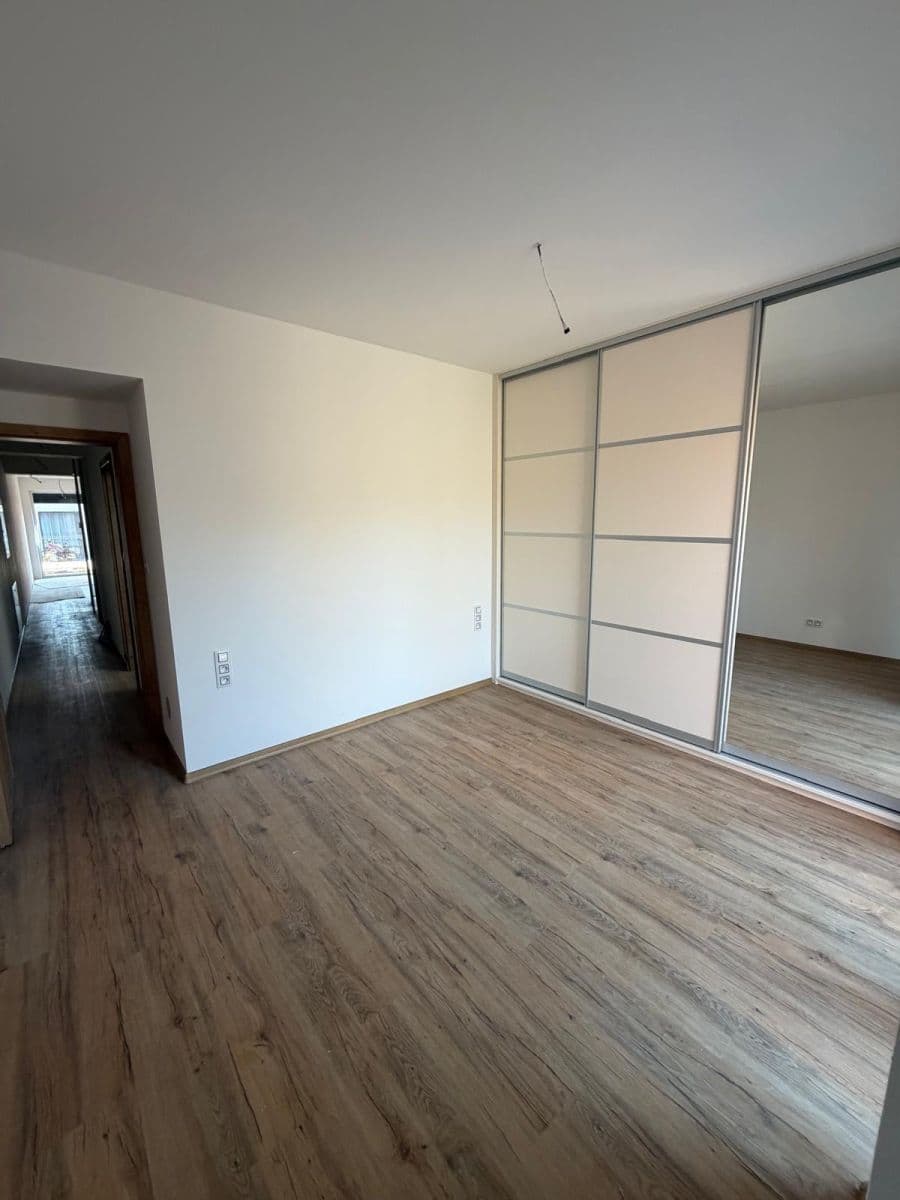 Pronájem domu 87 m², pozemek 44 m², Ostružinová, Tábor, Jihočeský kraj Pronájem domu 87 m², pozemek 44 m², Ostružinová, Tábor, Jihočeský kraj