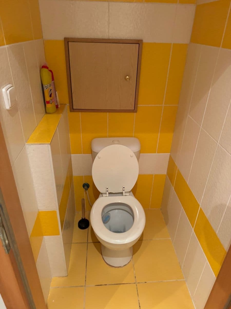 Pronájem bytu 2+1 52 m², Roztoky, Středočeský kraj Pronájem bytu 2+1 52 m², Roztoky, Středočeský kraj