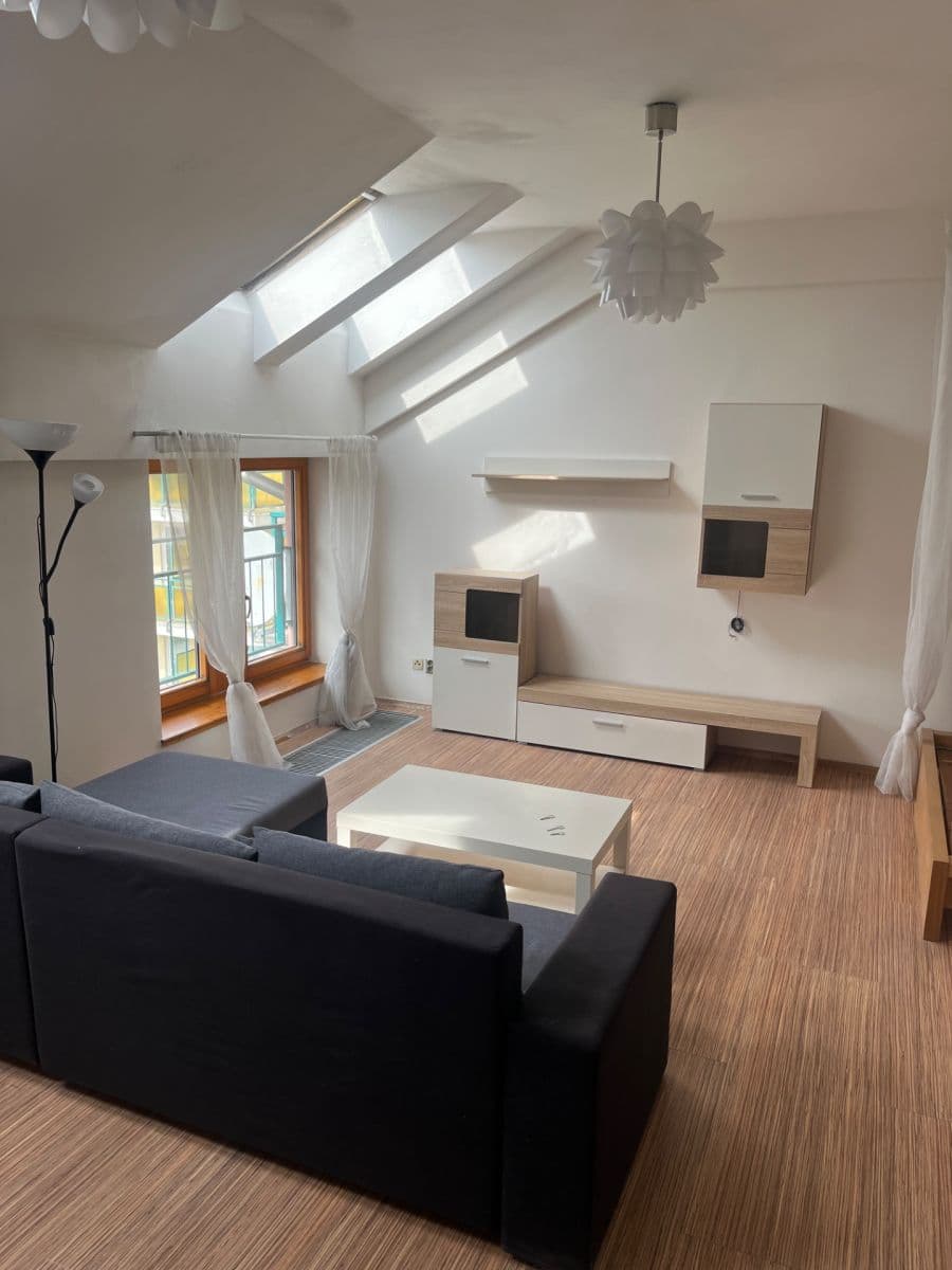 Pronájem bytu 1+kk 37 m², Padovská, Praha, Praha Pronájem bytu 1+kk 37 m², Padovská, Praha, Praha