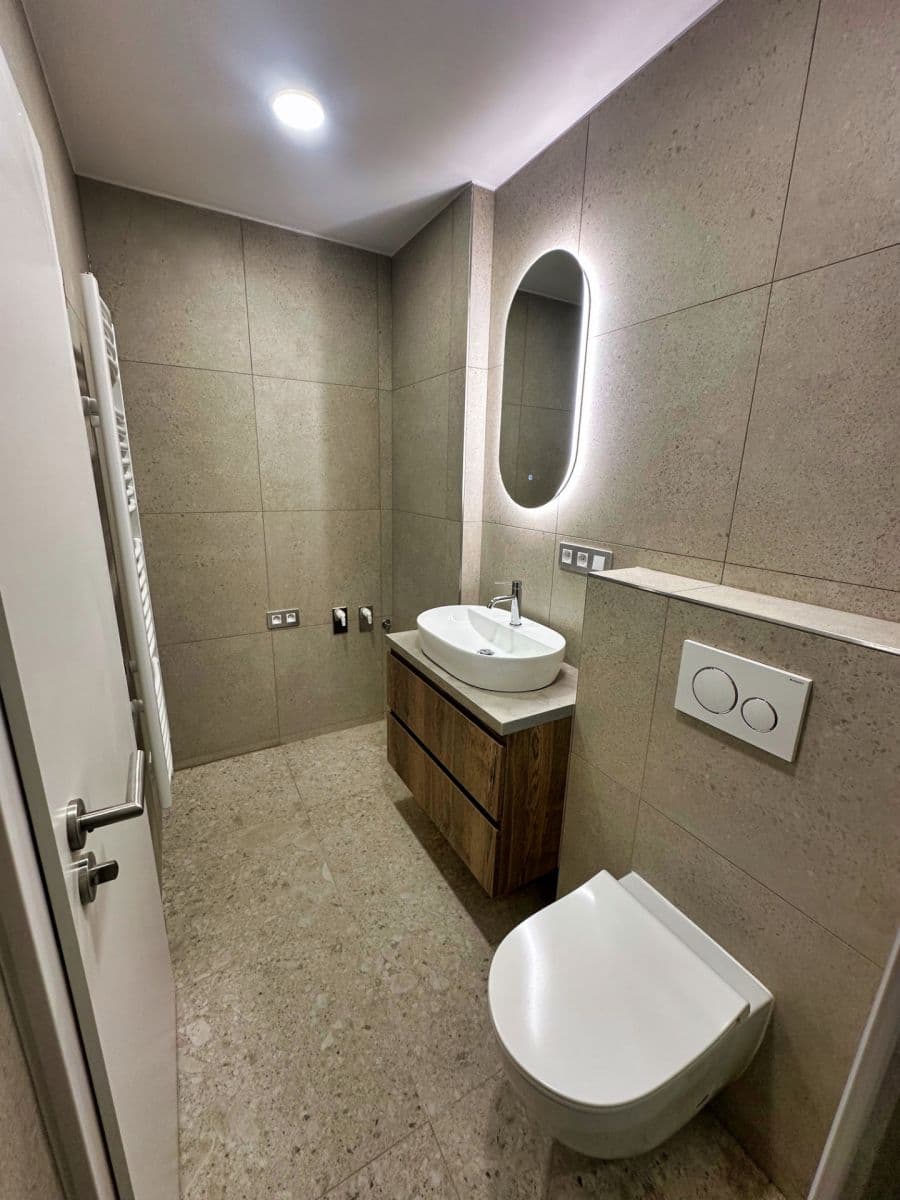 Prodej bytu 2+1 54 m², Nádražní, Jindřichův Hradec, Jihočeský kraj Prodej bytu 2+1 54 m², Nádražní, Jindřichův Hradec, Jihočeský kraj