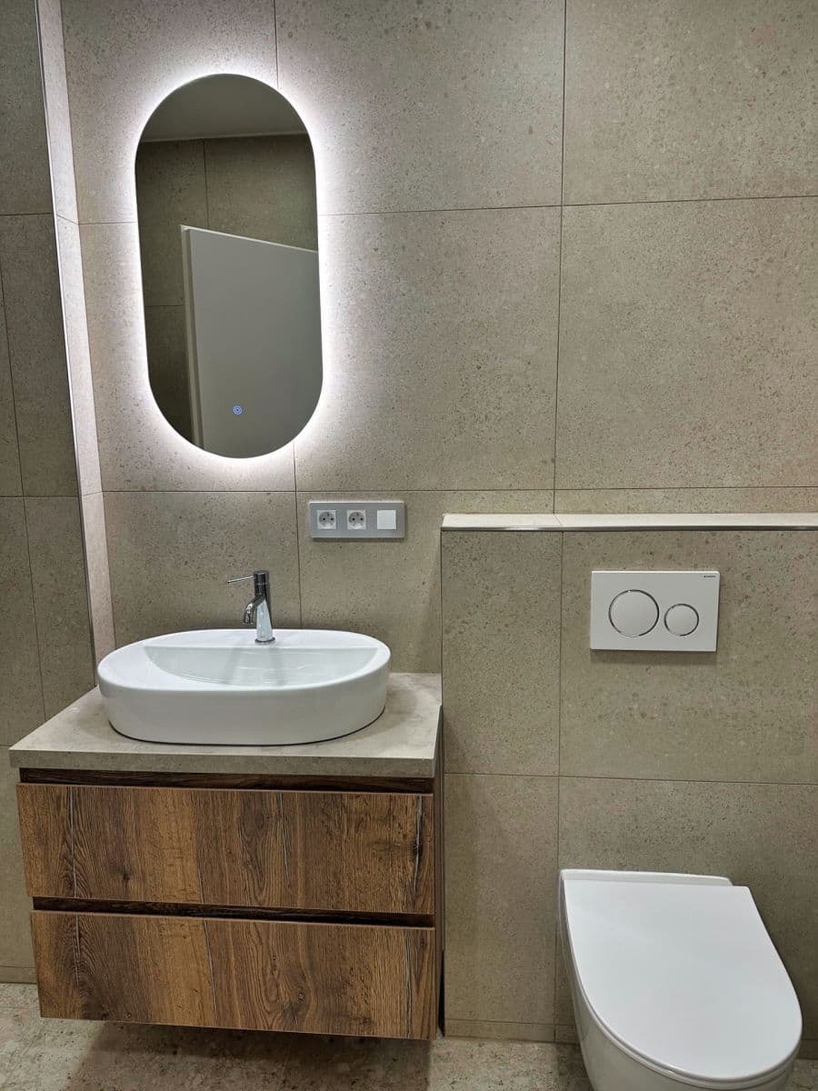 Prodej bytu 2+1 54 m², Nádražní, Jindřichův Hradec, Jihočeský kraj Prodej bytu 2+1 54 m², Nádražní, Jindřichův Hradec, Jihočeský kraj