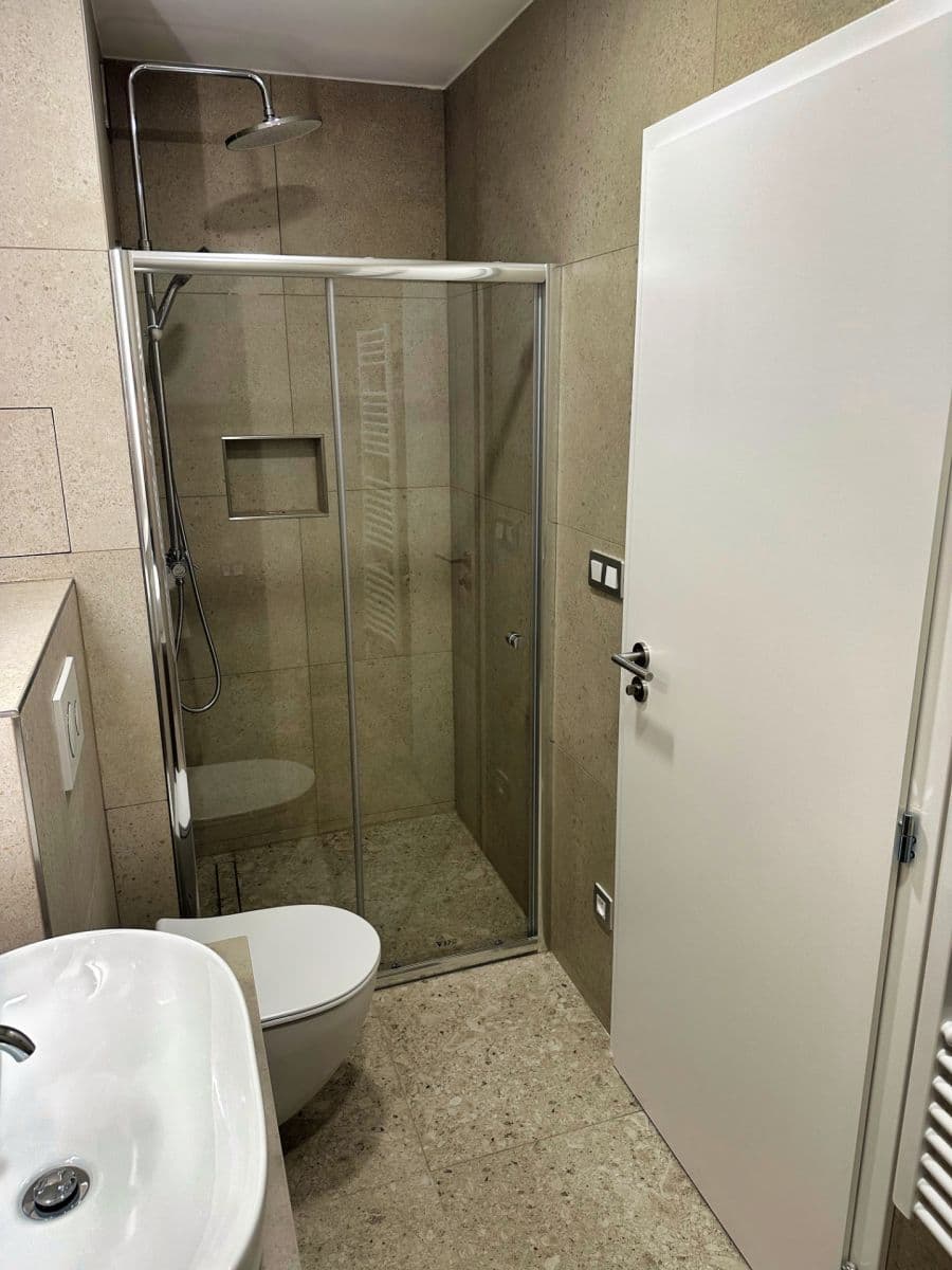 Prodej bytu 2+1 54 m², Nádražní, Jindřichův Hradec, Jihočeský kraj Prodej bytu 2+1 54 m², Nádražní, Jindřichův Hradec, Jihočeský kraj