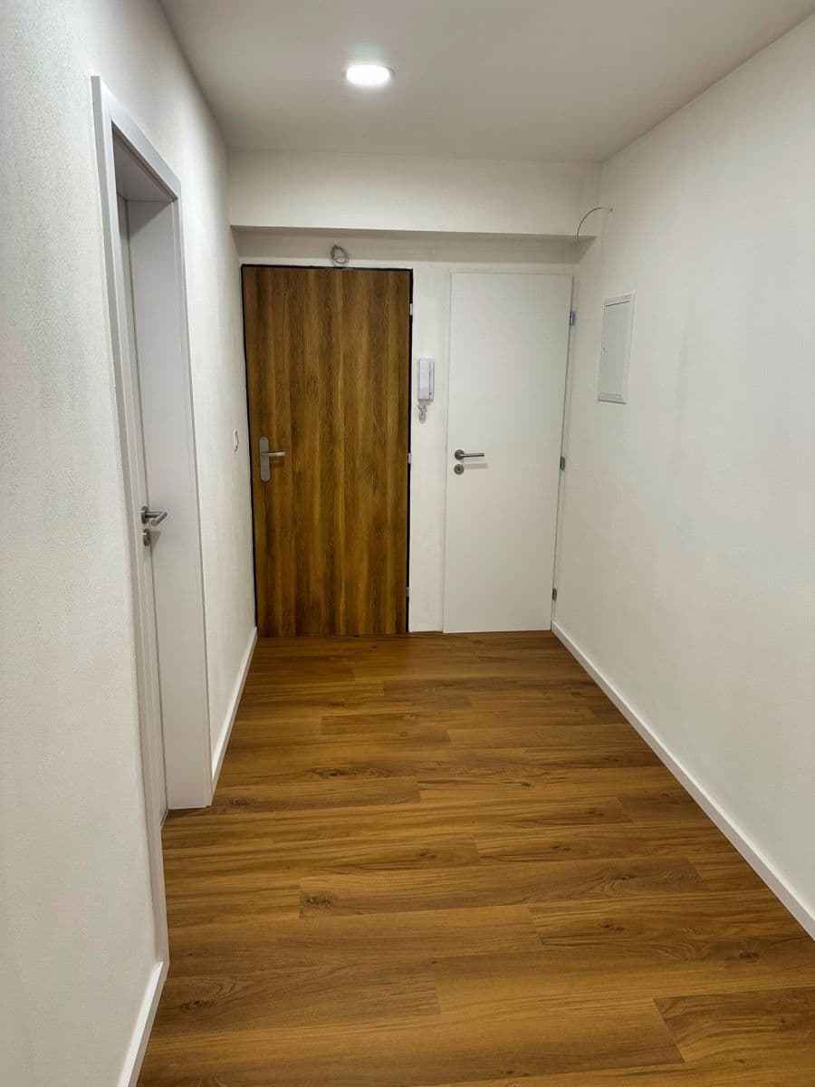 Prodej bytu 2+1 54 m², Nádražní, Jindřichův Hradec, Jihočeský kraj Prodej bytu 2+1 54 m², Nádražní, Jindřichův Hradec, Jihočeský kraj