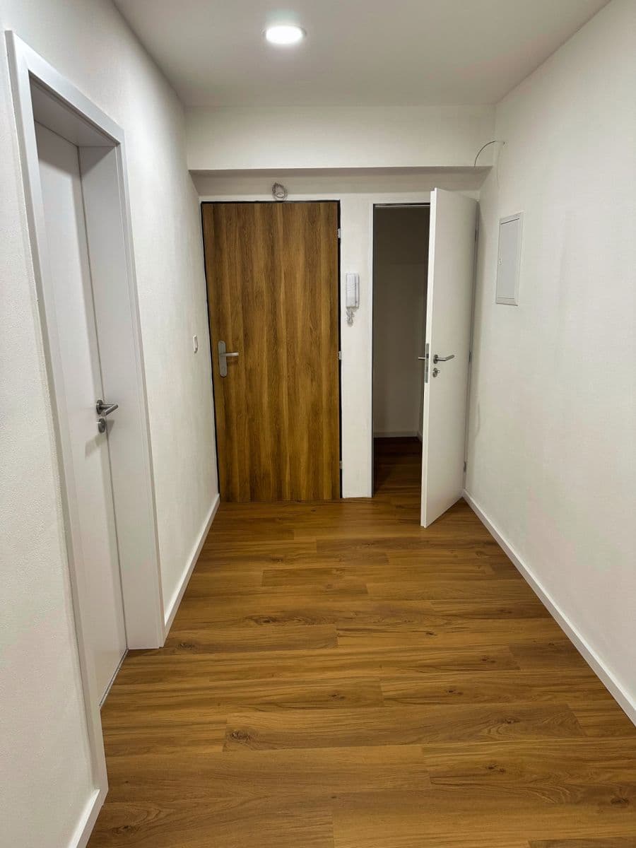 Prodej bytu 2+1 54 m², Nádražní, Jindřichův Hradec, Jihočeský kraj Prodej bytu 2+1 54 m², Nádražní, Jindřichův Hradec, Jihočeský kraj