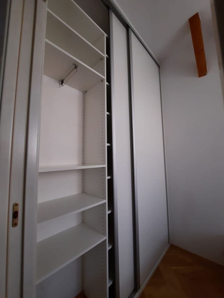 Prodej bytu 1+kk 35 m², Orebitská, Praha, Praha Prodej bytu 1+kk 35 m², Orebitská, Praha, Praha