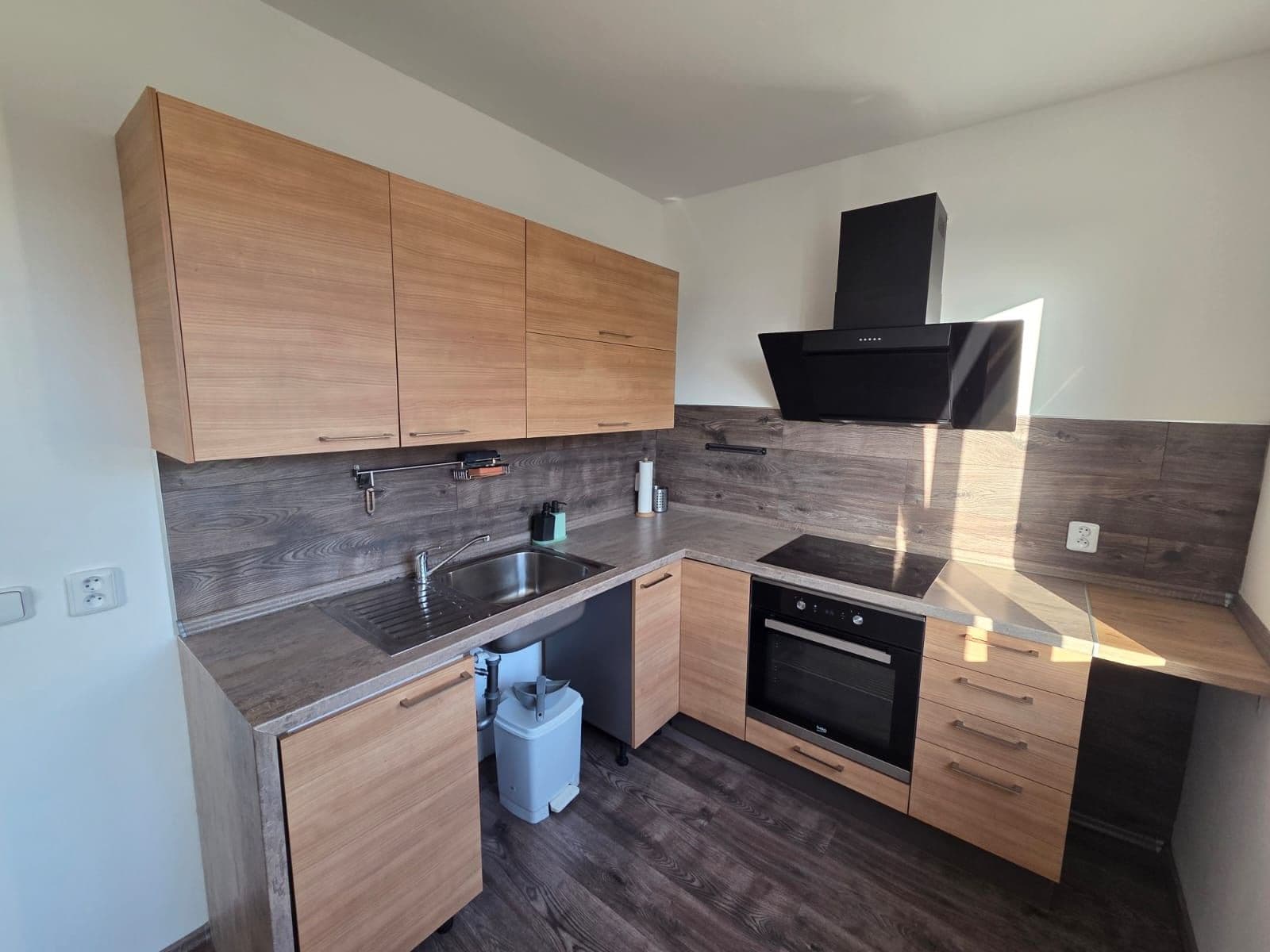 Pronájem bytu 2+1 54 m², Medkova, Hradec Králové, Královéhradecký kraj Pronájem bytu 2+1 54 m², Medkova, Hradec Králové, Královéhradecký kraj