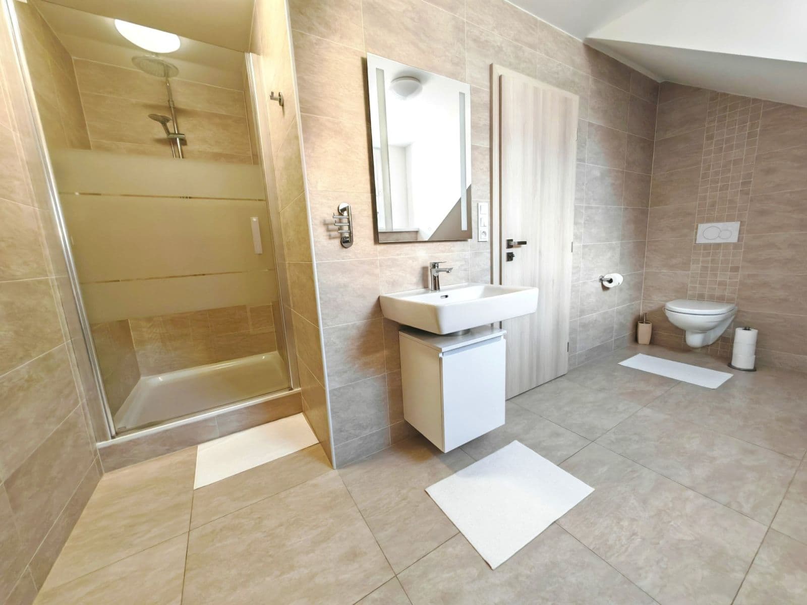 Prodej domu 550 m², pozemek 1.494 m², Polská, Trutnov, Královéhradecký kraj Prodej domu 550 m², pozemek 1.494 m², Polská, Trutnov, Královéhradecký kraj