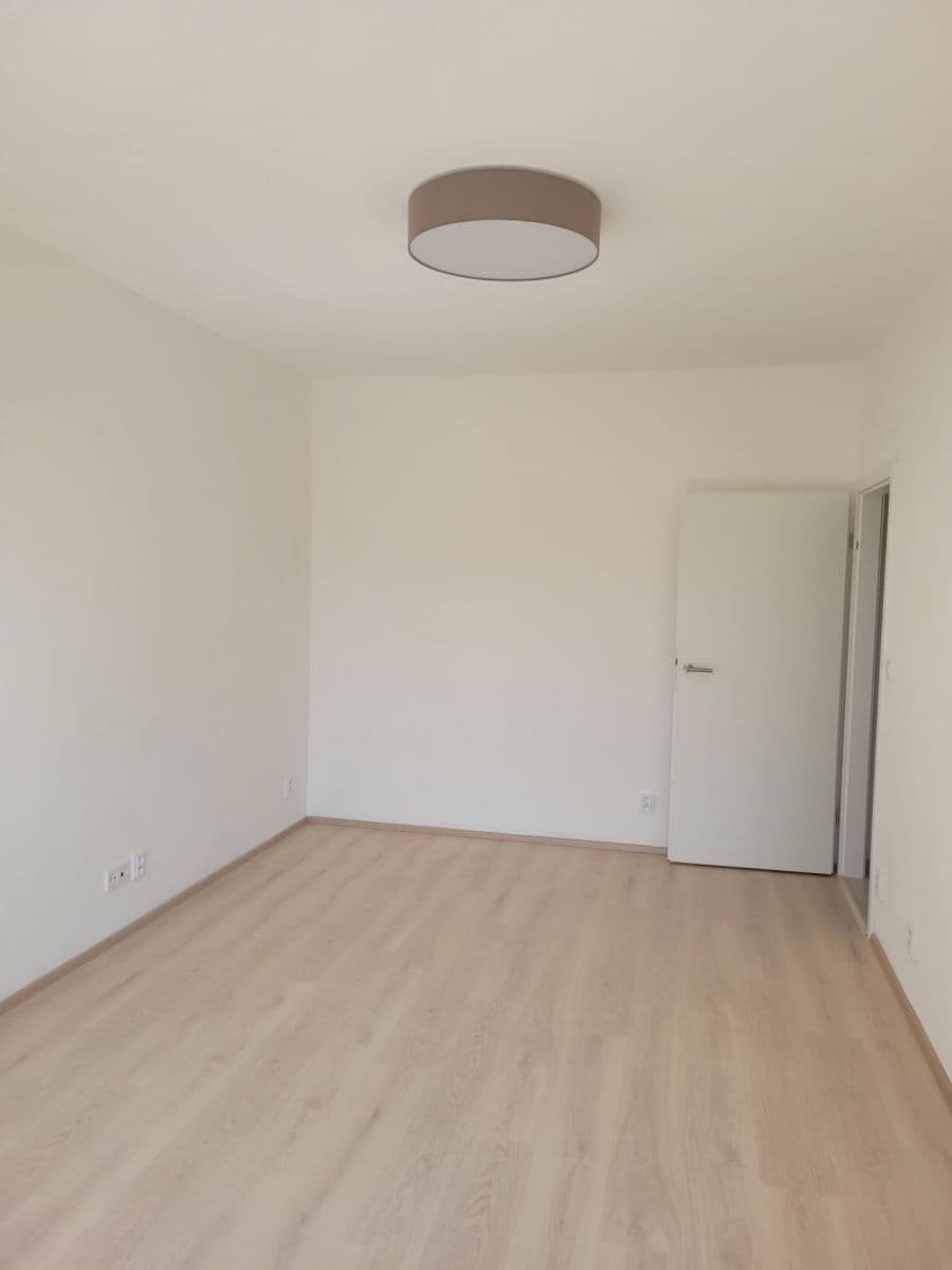 Pronájem bytu 2+kk 55 m², Komornická, Praha, Praha Pronájem bytu 2+kk 55 m², Komornická, Praha, Praha