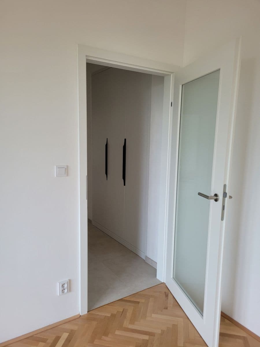 Pronájem bytu 2+kk 55 m², Komornická, Praha, Praha Pronájem bytu 2+kk 55 m², Komornická, Praha, Praha