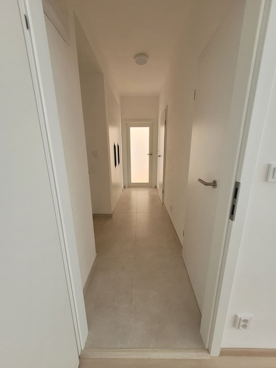 Pronájem bytu 2+kk 55 m², Komornická, Praha, Praha Pronájem bytu 2+kk 55 m², Komornická, Praha, Praha