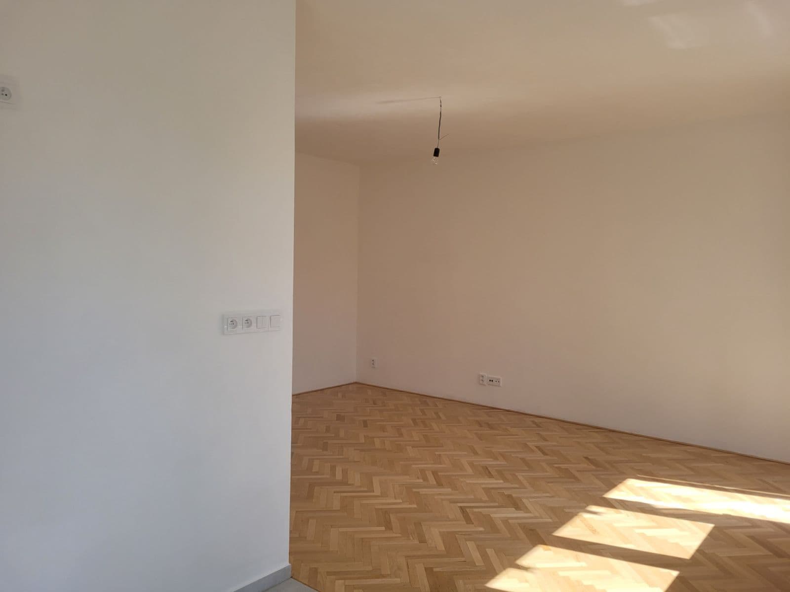 Pronájem bytu 2+kk 55 m², Komornická, Praha, Praha Pronájem bytu 2+kk 55 m², Komornická, Praha, Praha