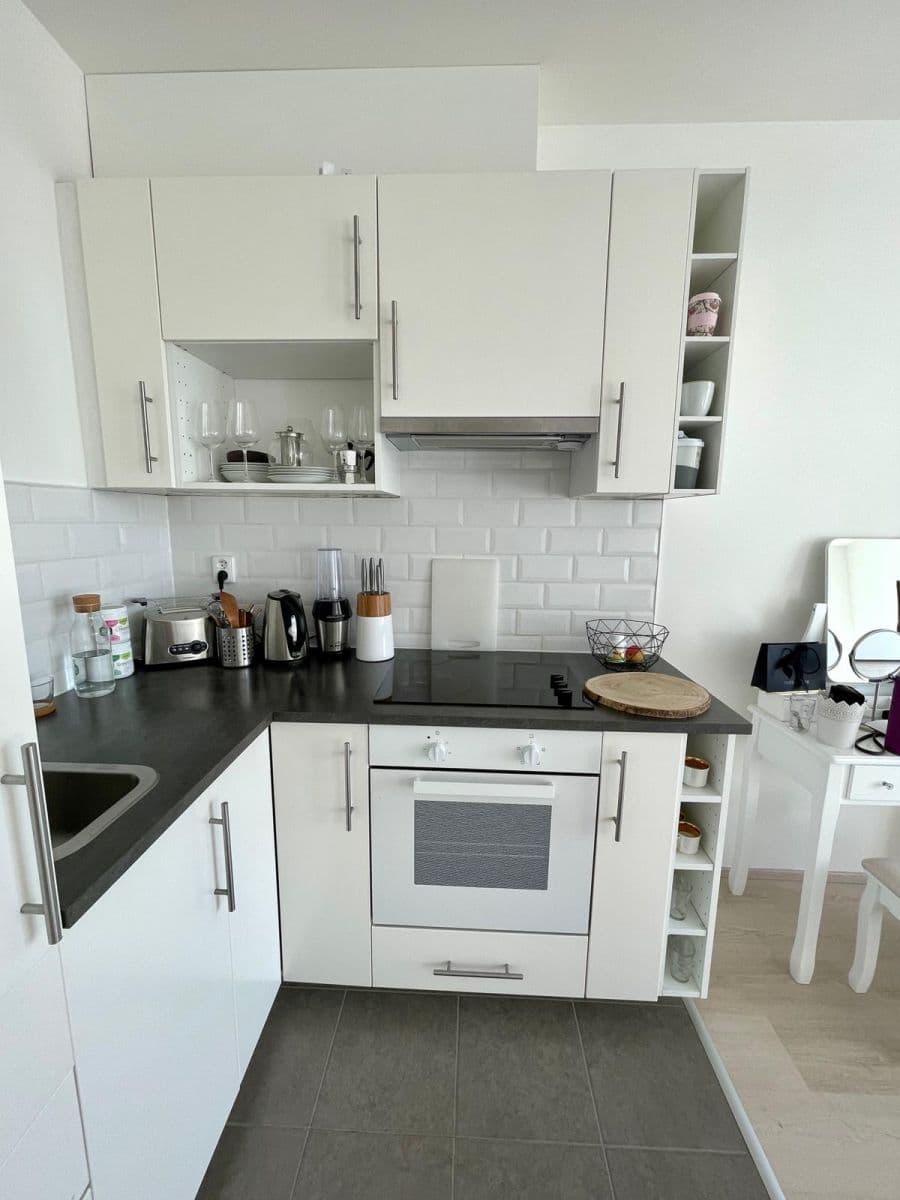 Pronájem bytu 1+kk 37 m², Olgy Havlové, Praha, Praha Pronájem bytu 1+kk 37 m², Olgy Havlové, Praha, Praha