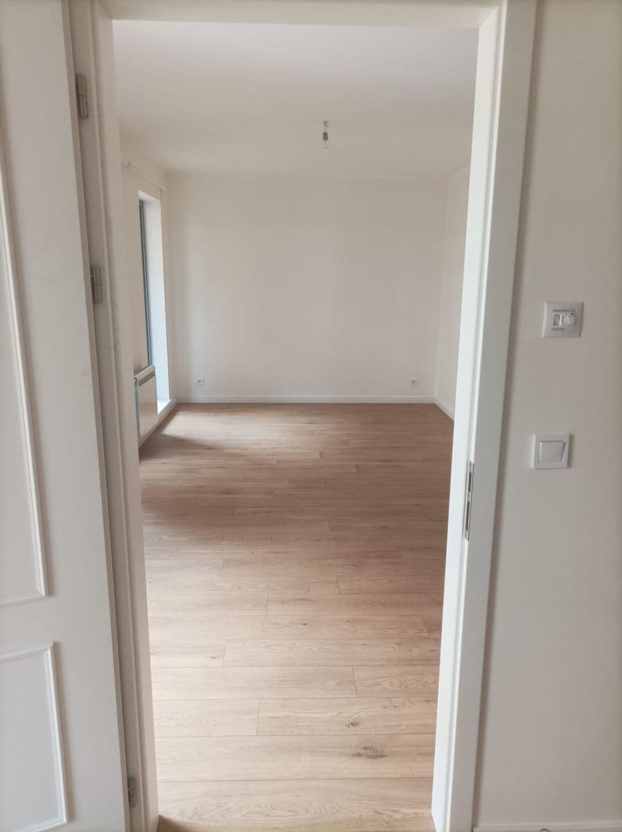 Pronájem bytu 2+kk 57 m², Varšavská, Praha, Praha Pronájem bytu 2+kk 57 m², Varšavská, Praha, Praha