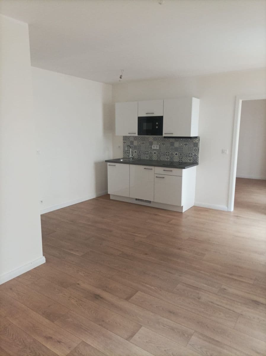 Pronájem bytu 2+kk 57 m², Varšavská, Praha, Praha Pronájem bytu 2+kk 57 m², Varšavská, Praha, Praha