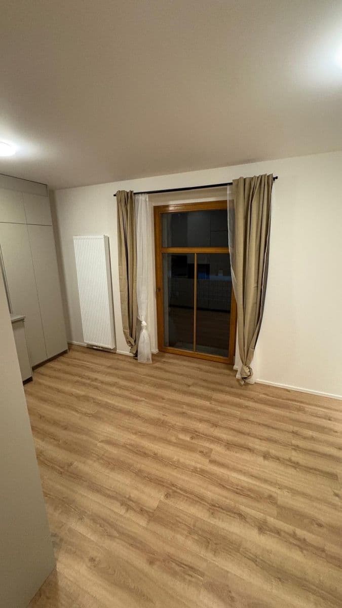 Pronájem bytu 1+kk 20 m², Jenečská, Praha, Praha Pronájem bytu 1+kk 20 m², Jenečská, Praha, Praha