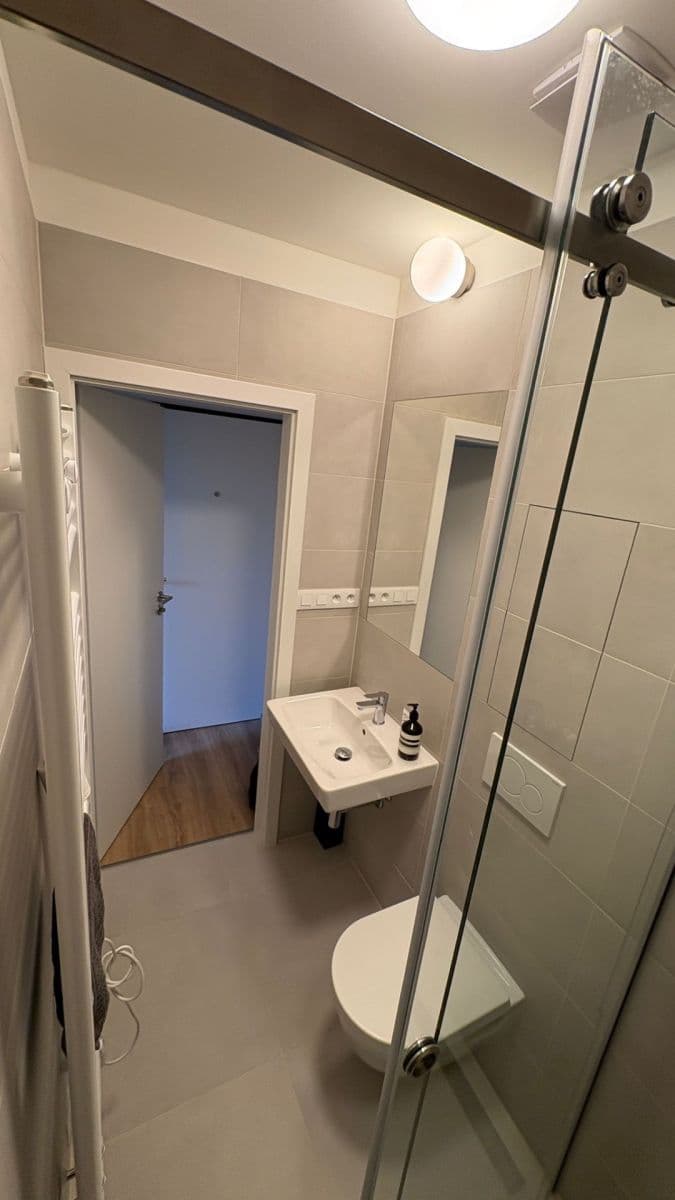 Pronájem bytu 1+kk 20 m², Jenečská, Praha, Praha Pronájem bytu 1+kk 20 m², Jenečská, Praha, Praha